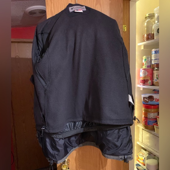 Columbia cold weather jacket with hoodie, titanium series with Omni tech fleece - Picture 3 of 8